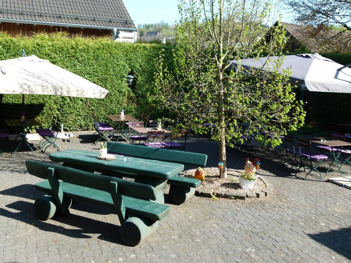 Landgasthof & Hotel "Merje" Kreuztal Buitenkant foto